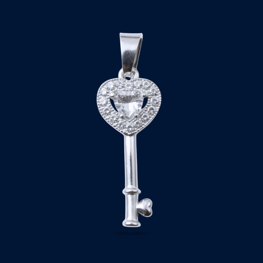 #D192 - Dije Llave Corazón Con Zirconia Plata - B09/1.9