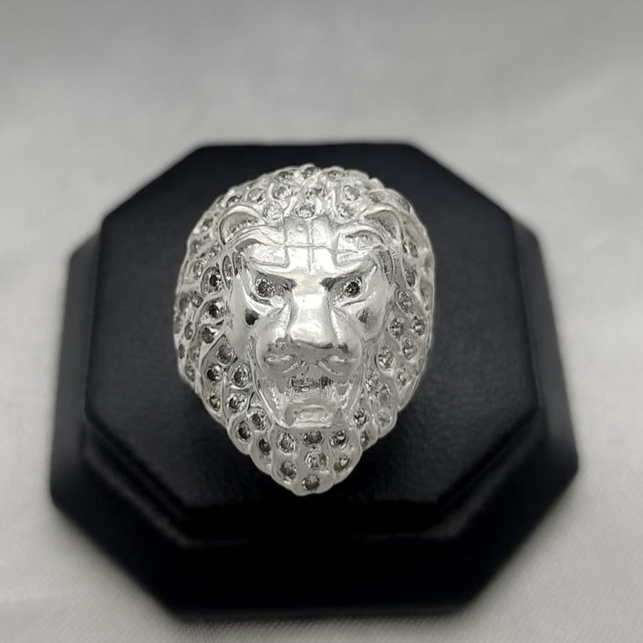 #AC107 - Anillo Caballero León Piedra Zirconia Plata - C09/12.2
