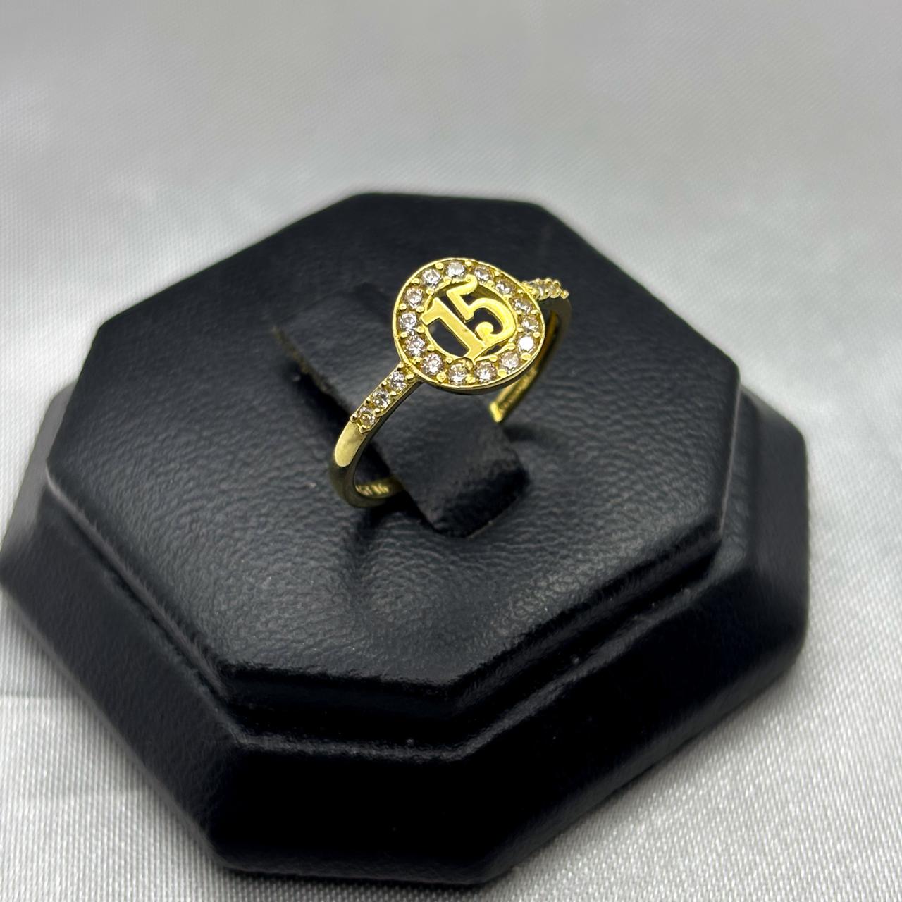 #AD10124 - Anillo 15/XV´s Años Con Piedra Zirconia Oro 10K - H01/1.6