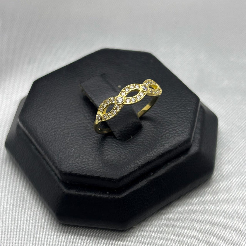 #AD10134 - Anillo Con Piedras De Zirconia Oro 10K - H01/1.4