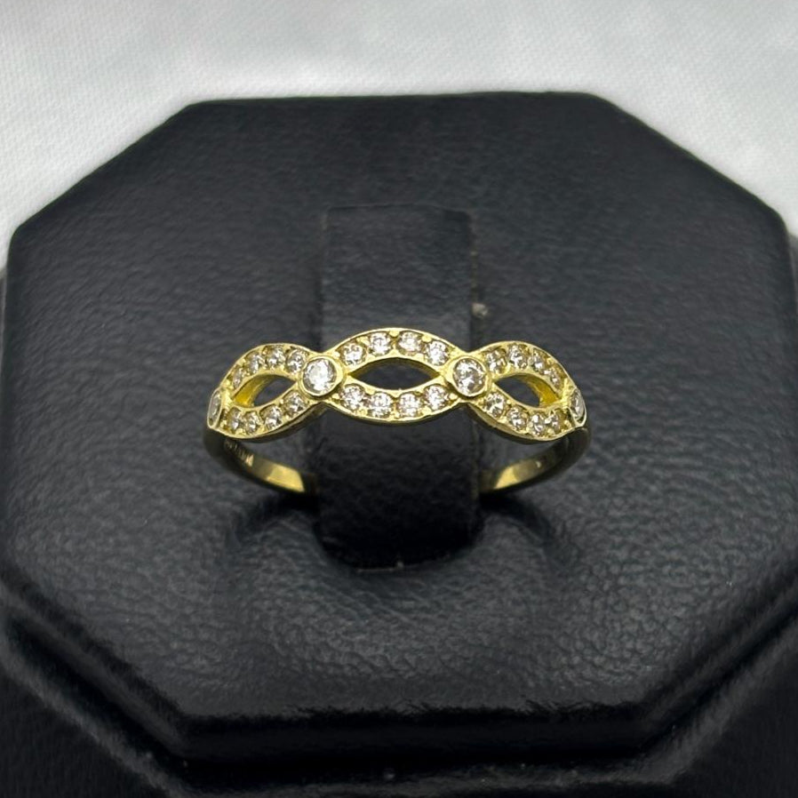 #AD10134 - Anillo Con Piedras De Zirconia Oro 10K - H01/1.4