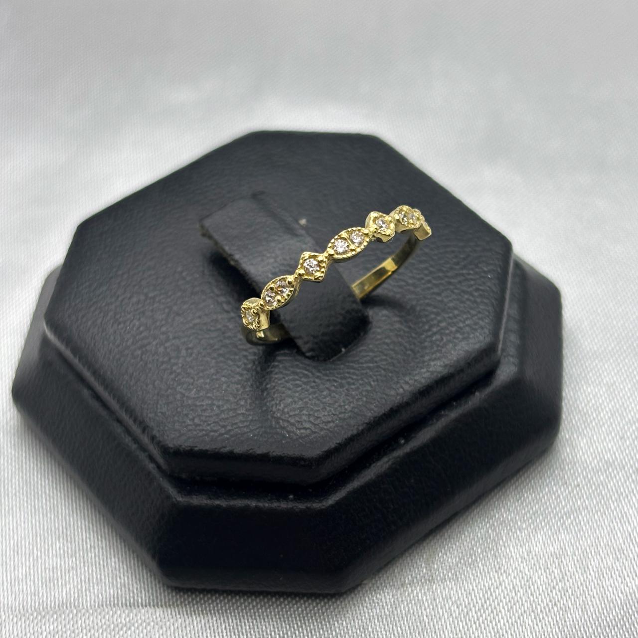 #AD10136 - Anillo Con Piedras De Zirconia Oro 10K - H01/1.5
