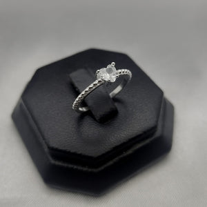 #AD357 - Anillo Corazón Central Piedra Zirconia Plata - PU1.8
