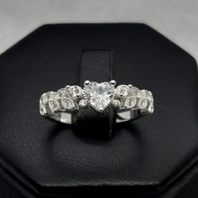 #AD438 - Anillo Corazón Central Piedra Zirconia Plata - B11/2.8