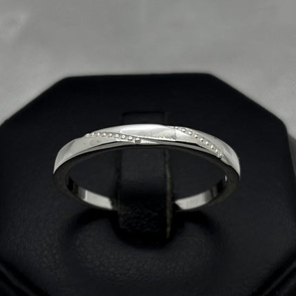 #AD448 - Anillo De Plata - B11/2.2
