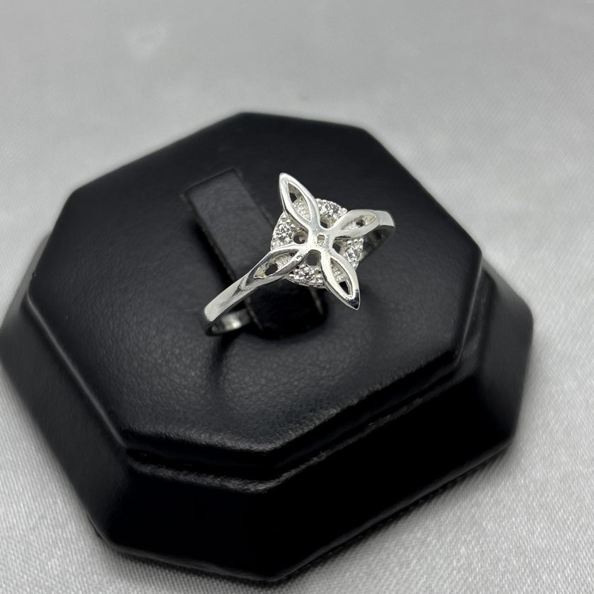 #AD453 - Anillo Nudo De Bruja Piedra Zirconia Plata - A10/1.7