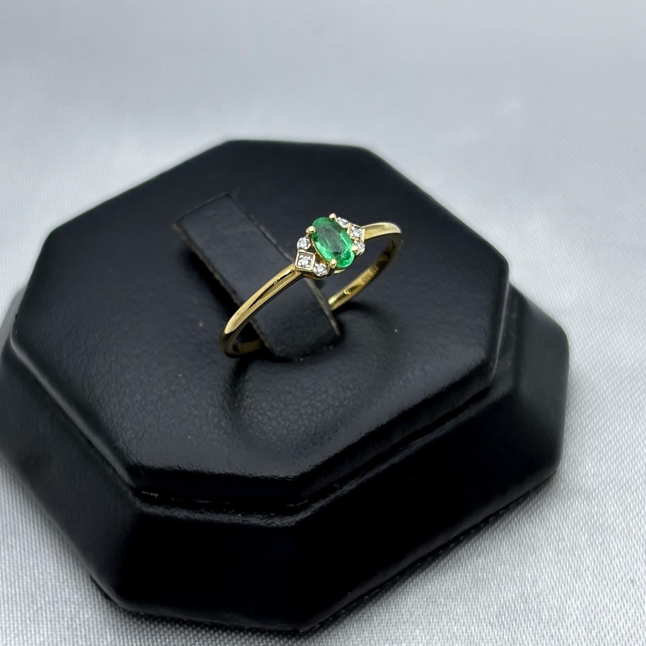 #ADX14105 - Anillo Con Diamante Natural Y Esmeralda Oval Oro 14K - TX255/