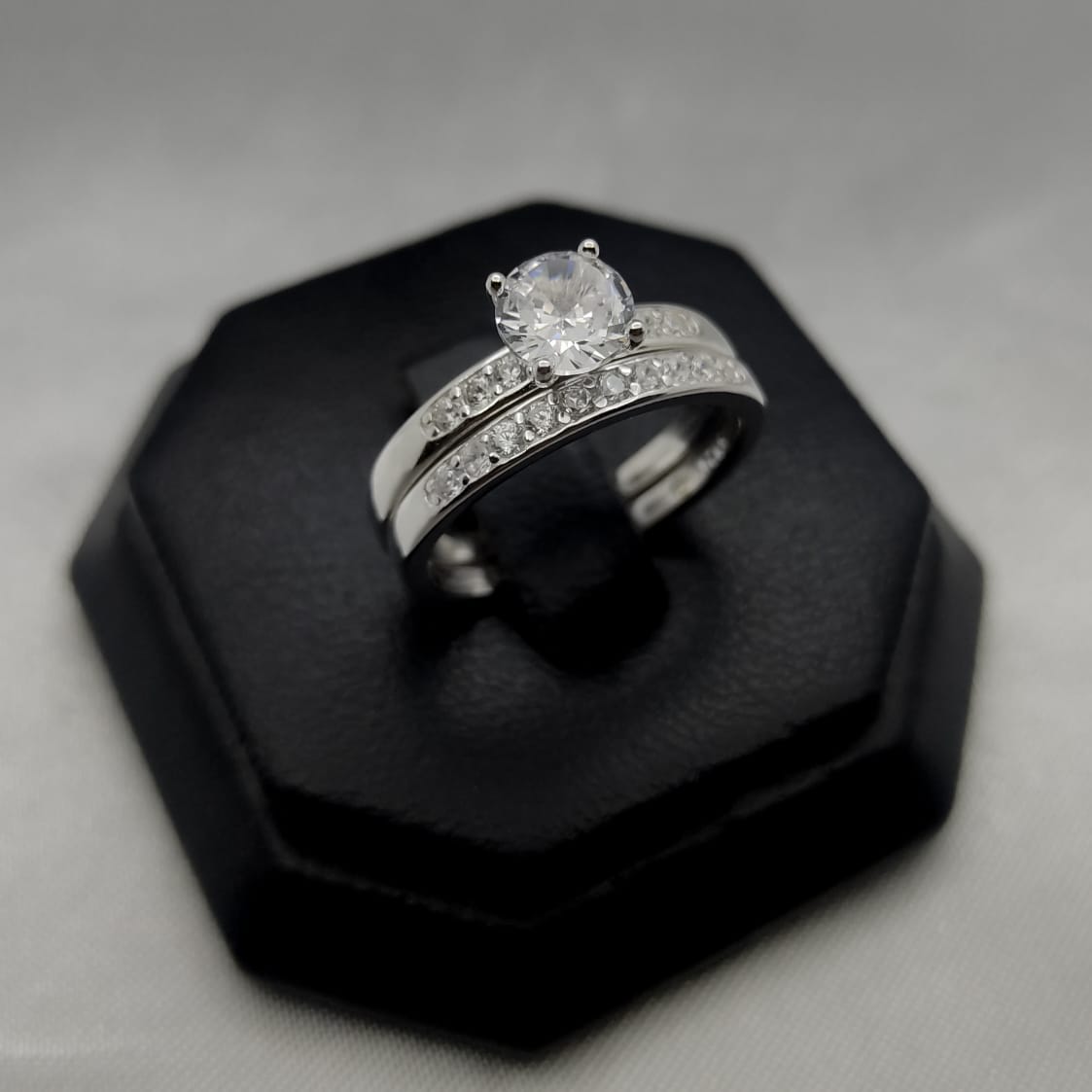 #AL143 - Alianza Doble Zirconia Central Circular Y Media Churumbela Plata - PU4.8