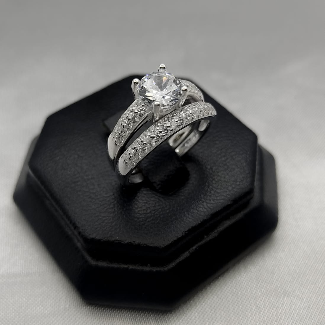 #AL150 - Alianza Doble Zirconia Central Circular Y Media Churumbela Plata - PU5.2