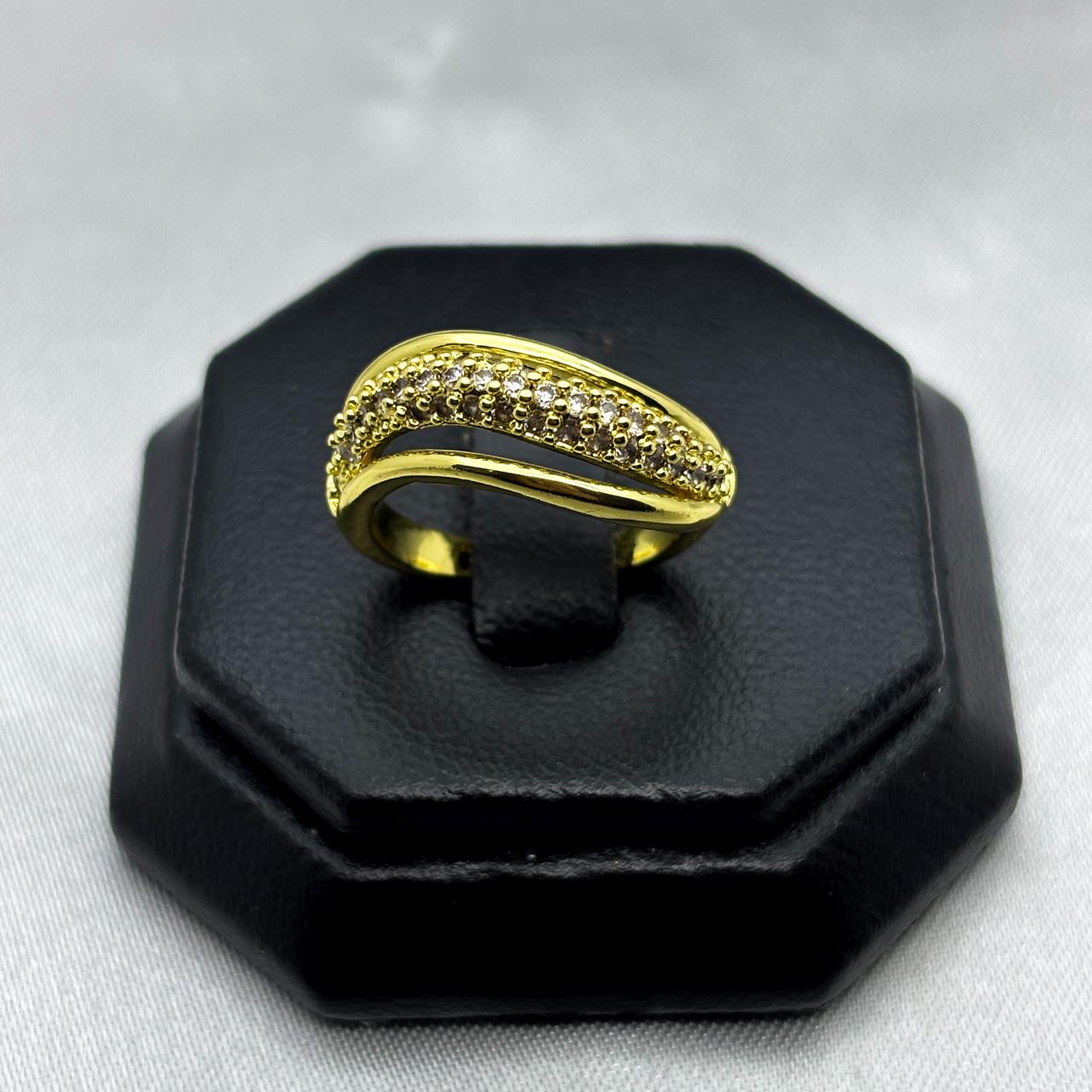 #AOL147 - Anillo Ajustable Con Zirconia Oro Laminado 18K - LA030/