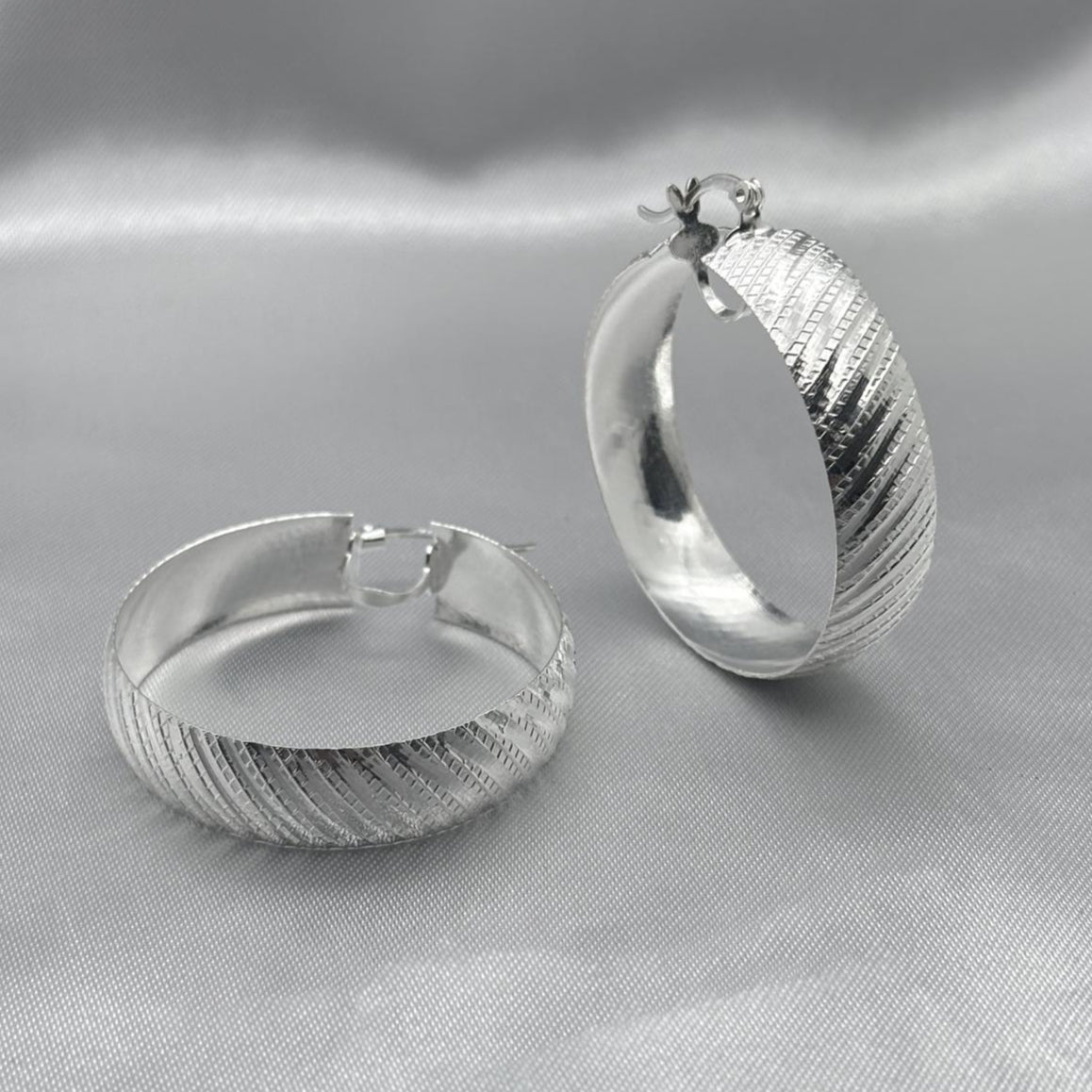 #ARR143 - Arracadas Redonda Diamantada Plata - ZC8.3