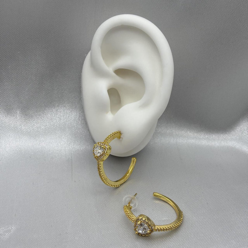 #ARRL142 - Arracada Corazón Piedra Zirconia Oro Laminado 18K - LA050/