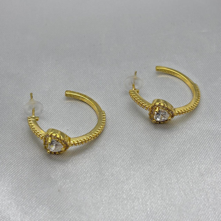 #ARRL142 - Arracada Corazón Piedra Zirconia Oro Laminado 18K - LA050/