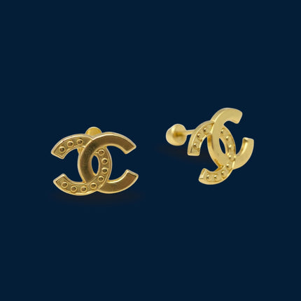 #B10249 - Broquel Doble C Tipo Chanel Oro 10K - L375/