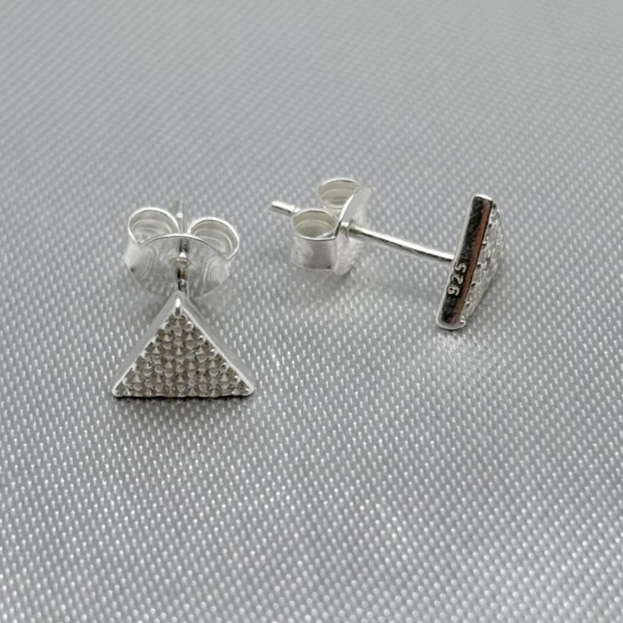 #BR144 - Broquel Triangular Zirconia Plata - LL1.0