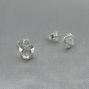 #BR245 - Broquel Flor Piedra Zirconia Plata - LL1.7