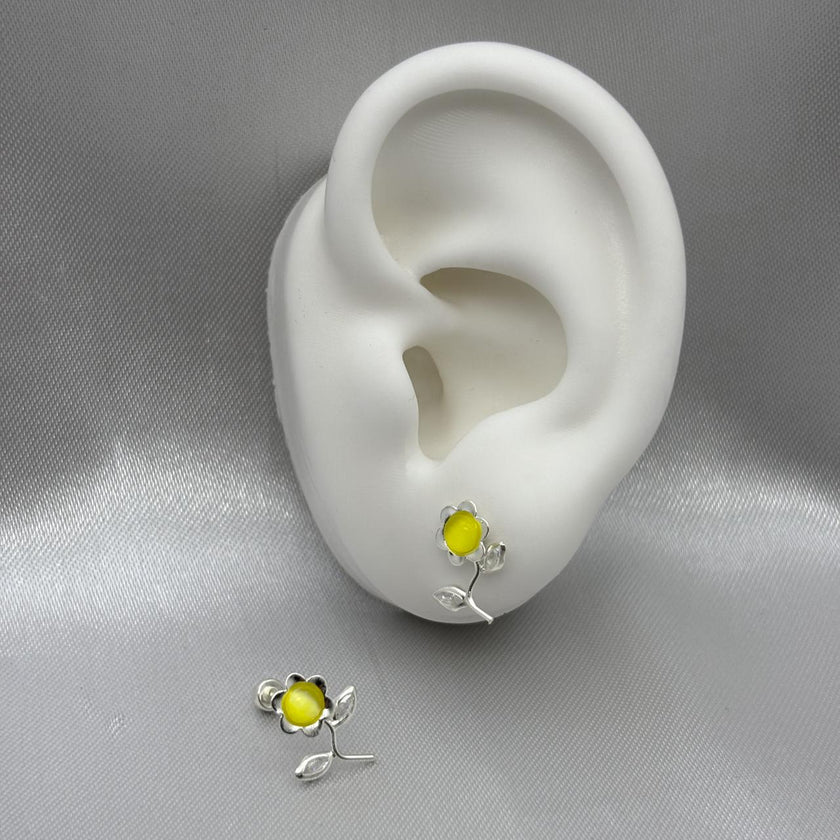 #BR288 - Broquel Flor Con Zirconia Plata - F46/