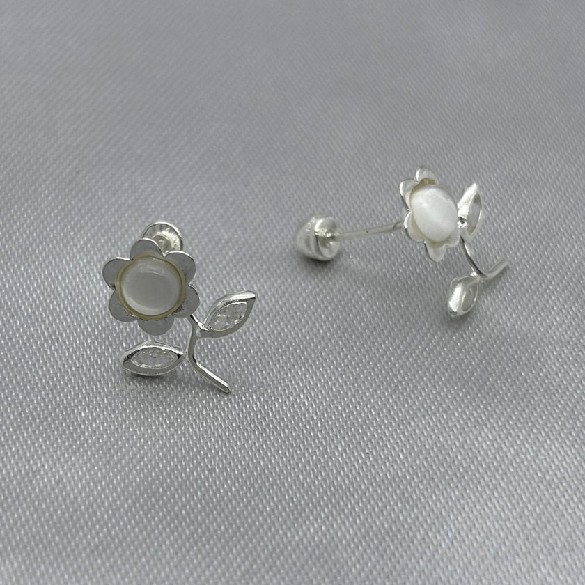 #BR288 - Broquel Flor Con Zirconia Plata - F46/