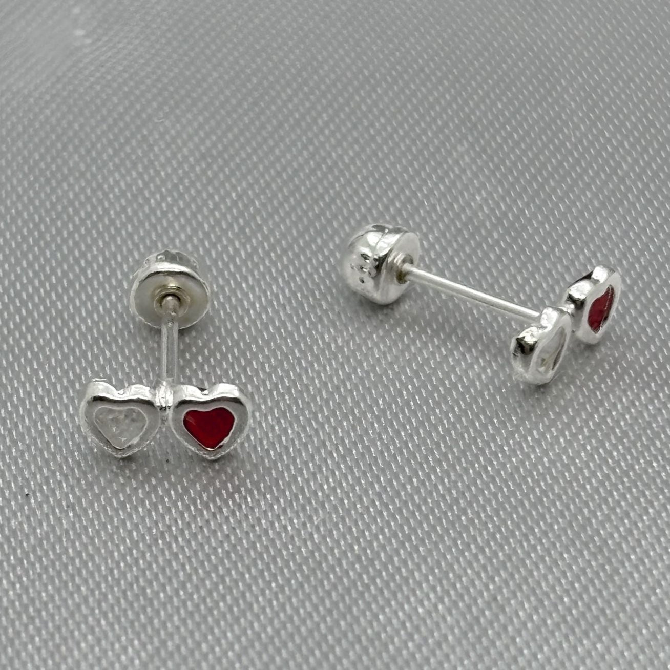 #BR316 - Broquel Doble Corazón Piedra Zirconia Plata - F40/