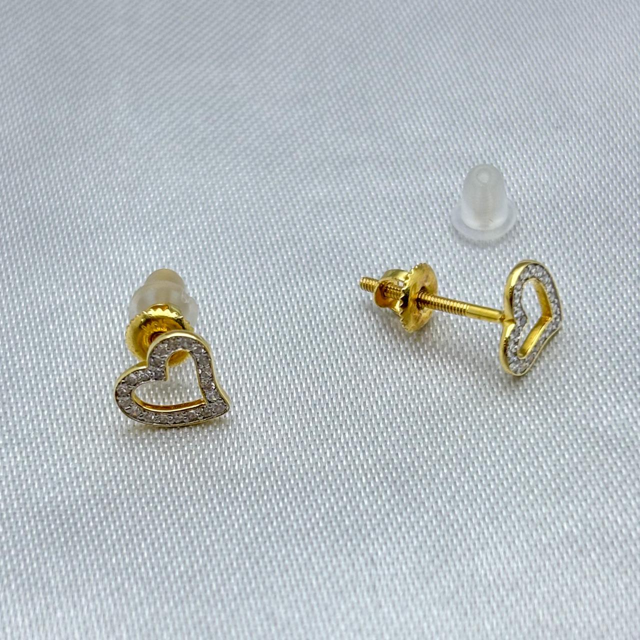 #BX10102 - Broquel Corazón Con Diamante Natural Oro 10K - LX210/