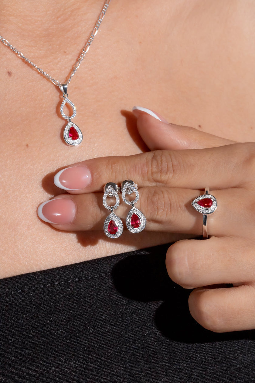 #J105 - Juego de Broquel, Dije Y Anillo Gota - C14/7.4