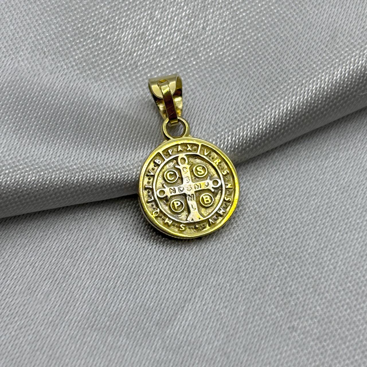 #D10257 - Dije/Medalla San Benito Oro 10K - H04/1.6