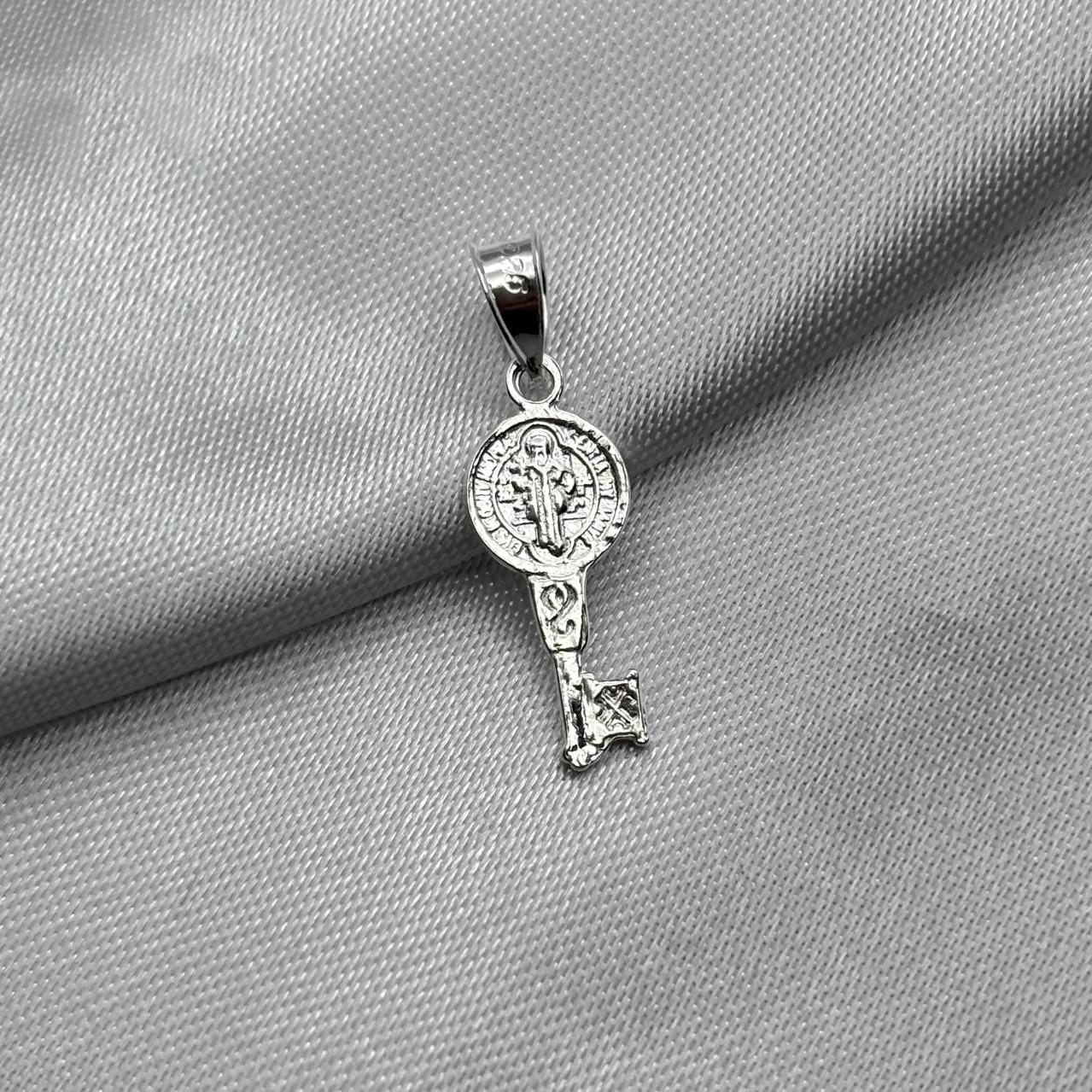 #D174 - Dije De Llave De San Benito Plata - A07/1.7