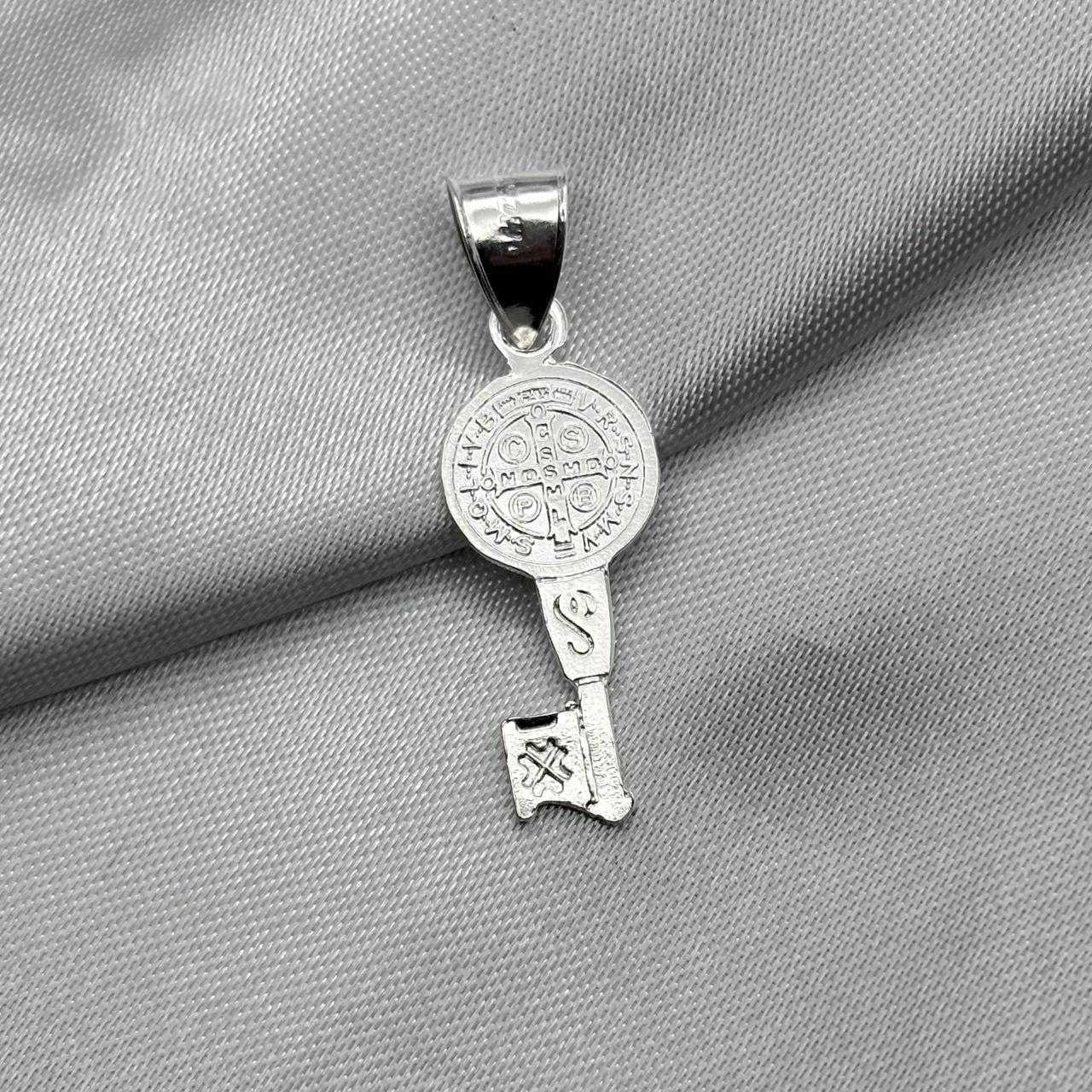 #D174 - Dije De Llave De San Benito Plata - A07/1.7