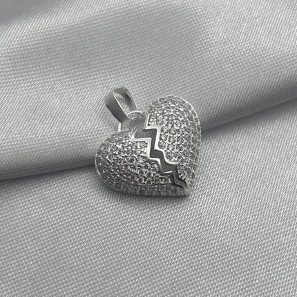 #D178 - Dije Corazón Roto Piedra Zirconia Plata - A18/2.1