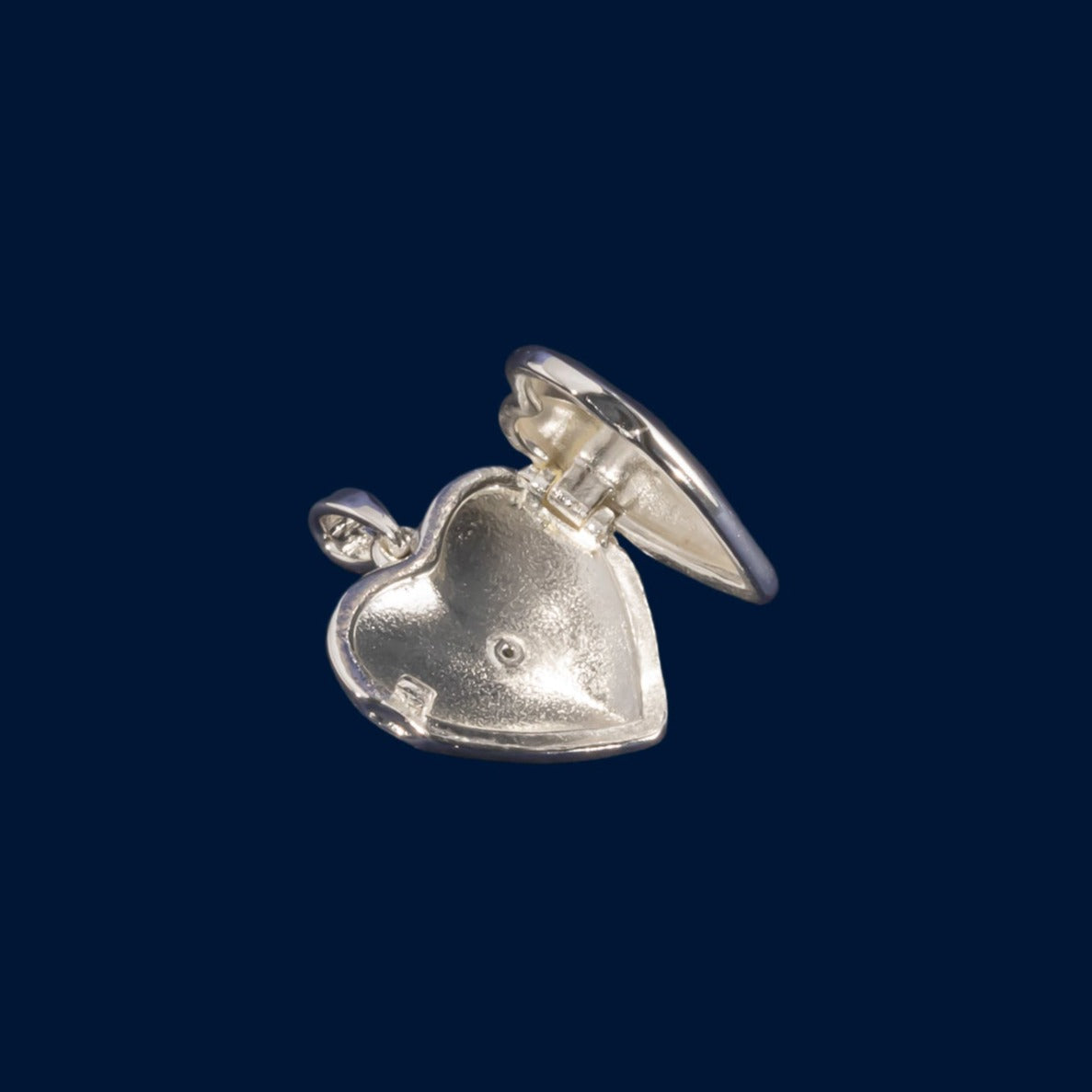 #D196 - Dije/Relicario De Corazón De Plata - MI3.6