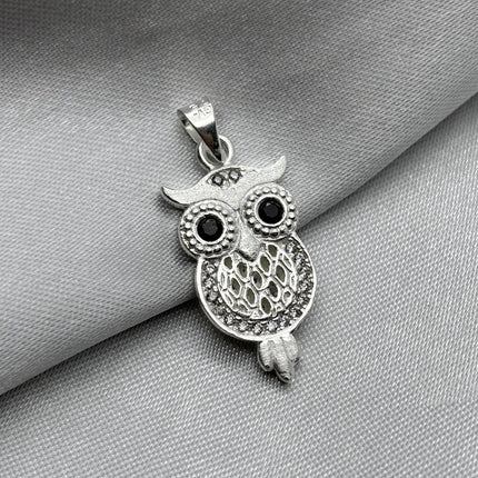 #D398 - Dije Búho Con Piedra Zirconia Plata - A09/4.0