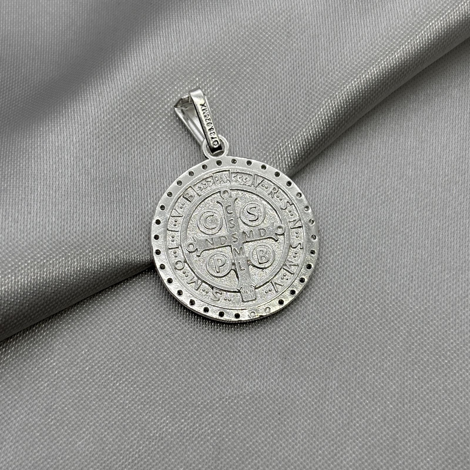 #D625 - Dije/Medalla San Benito Con Zirconia Plata - A09/5.0