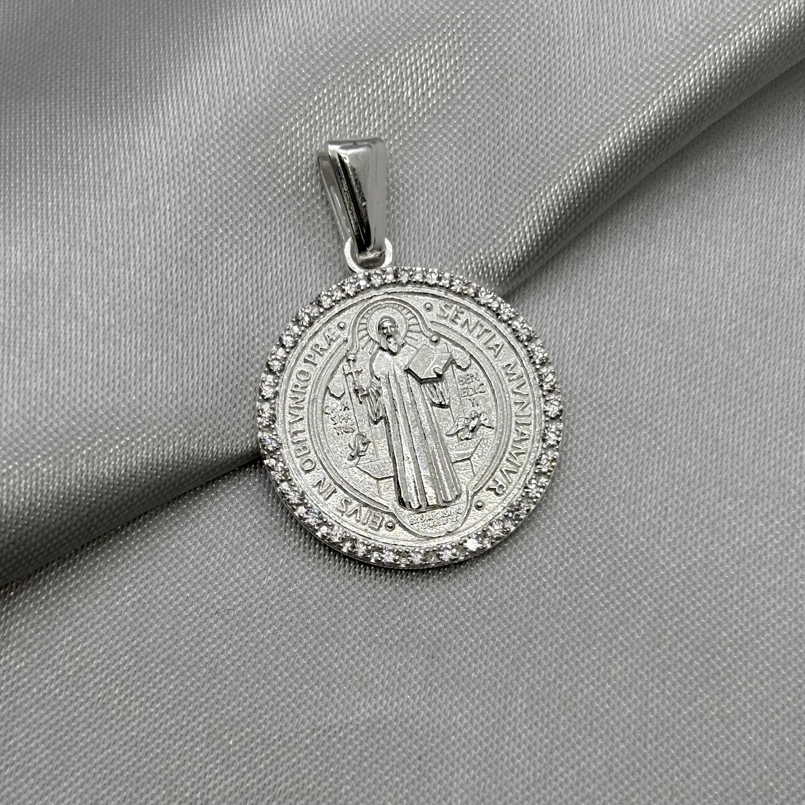 #D625 - Dije/Medalla San Benito Con Zirconia Plata - A09/5.0