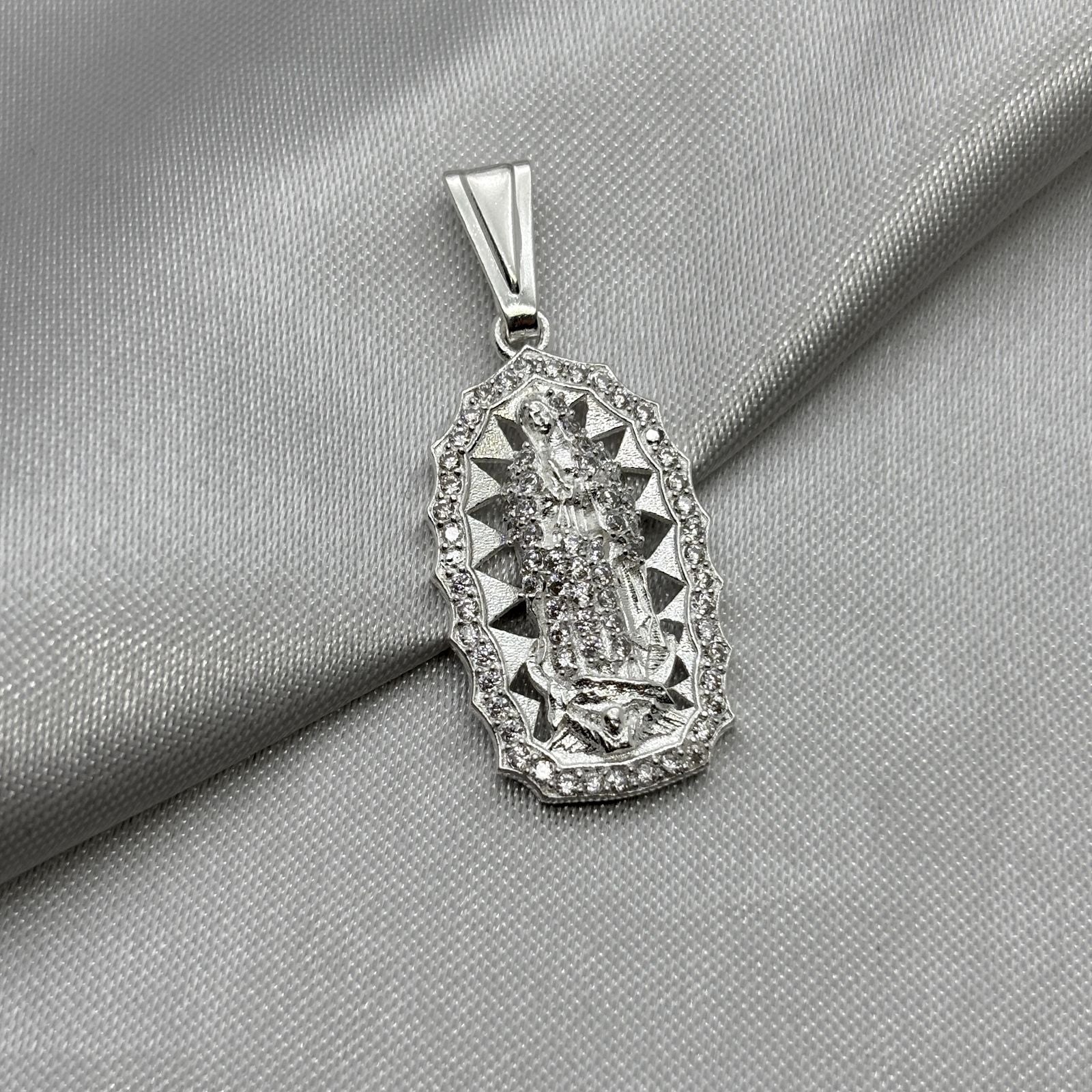 #D628 - Dije Virgen De Guadalupe Con Zirconia Plata - A09/3.9
