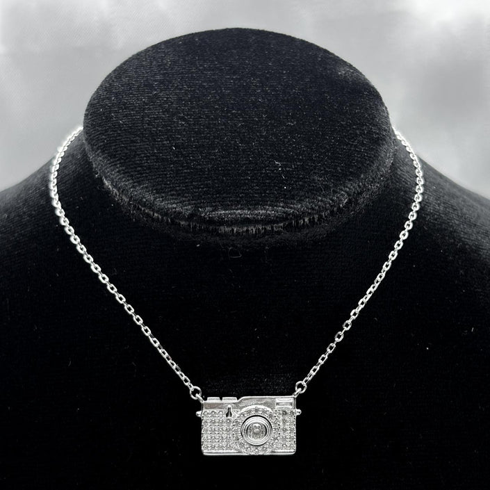 #G149 - Gargantilla Cámara Con Piedra Zirconia Plata - IP4.1