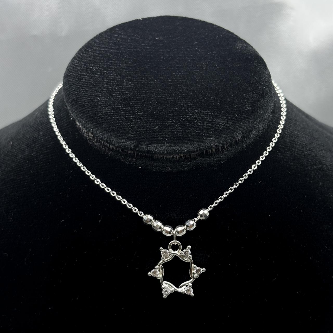 #G150 - Gargantilla Flor/Estrella  Con Piedra De Zirconia Plata - F2.8