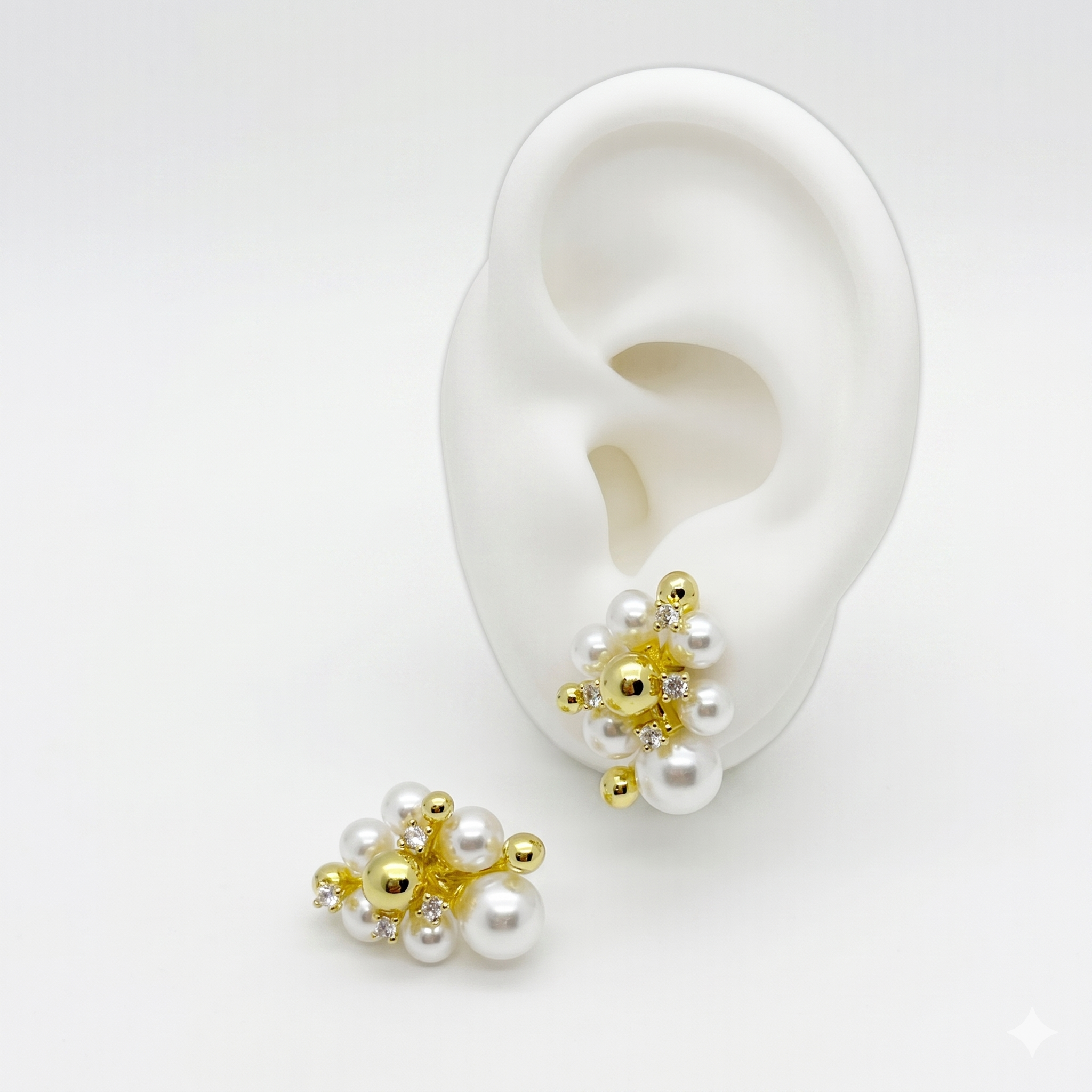 #BOL133 - Broquel De Bolitas Con Perlas De Oro Laminado 18k - LA040/
