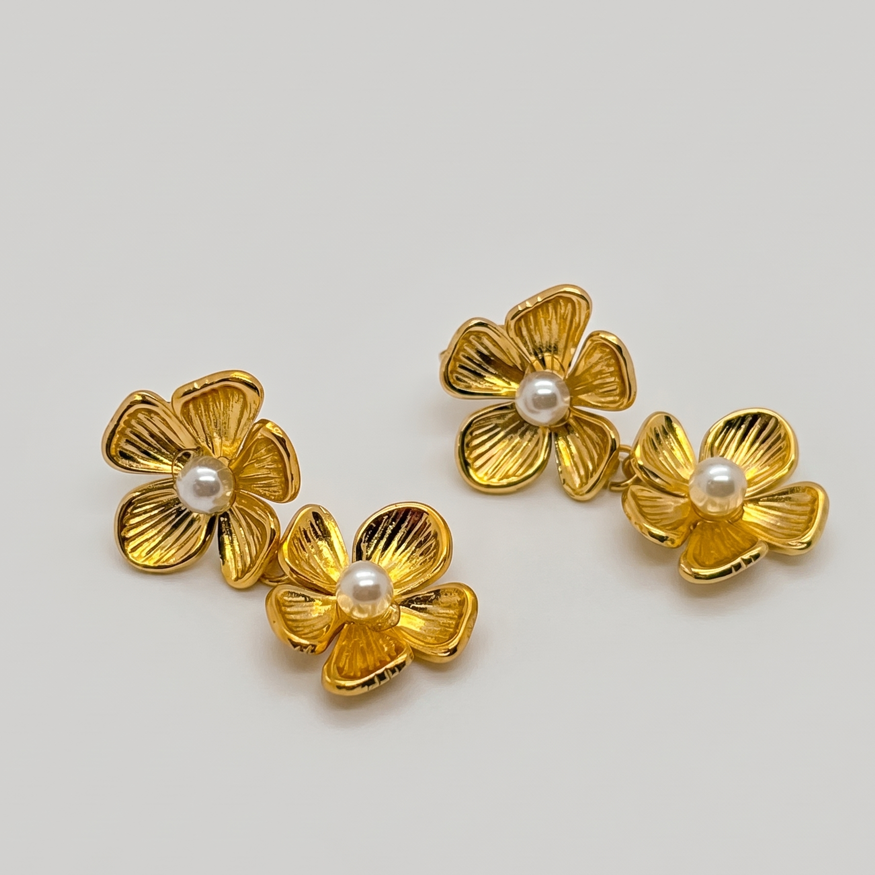 #ARL177 - Arete De Flor De Oro Laminado 18k - LB030/