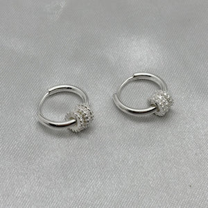 #H115 - Huggie Circular Con Colgantes Baño De Rodio Plata - B14/3.7