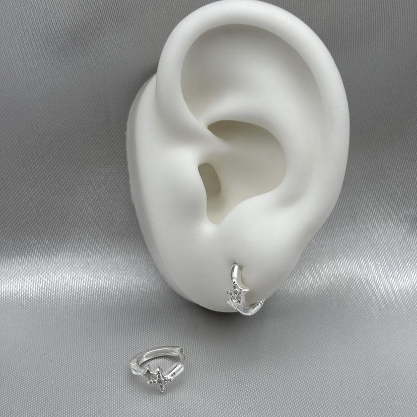 #H190 - Huggie Destellos Con Zirconia Plata - LL1.5