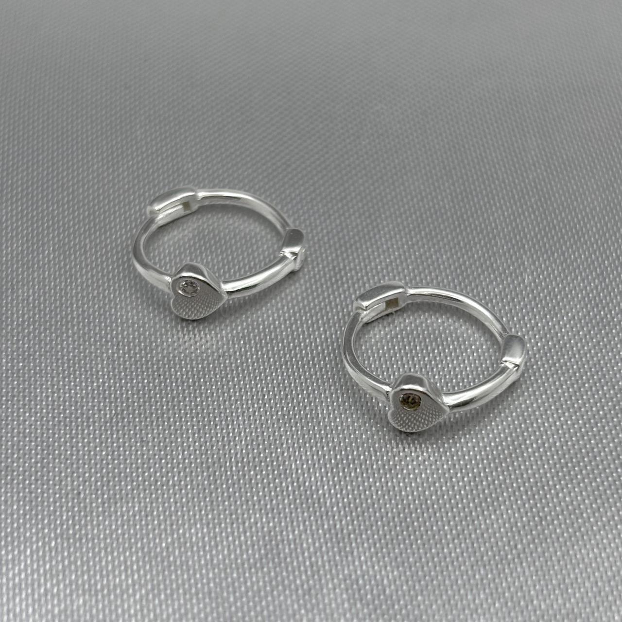 #H192 - Huggie Mini Corazón Con Zirconia Plata - LL1.3