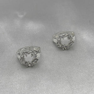 #H203 - Huggie Con Diseño Circular De Zirconia Plata - B09/3.1