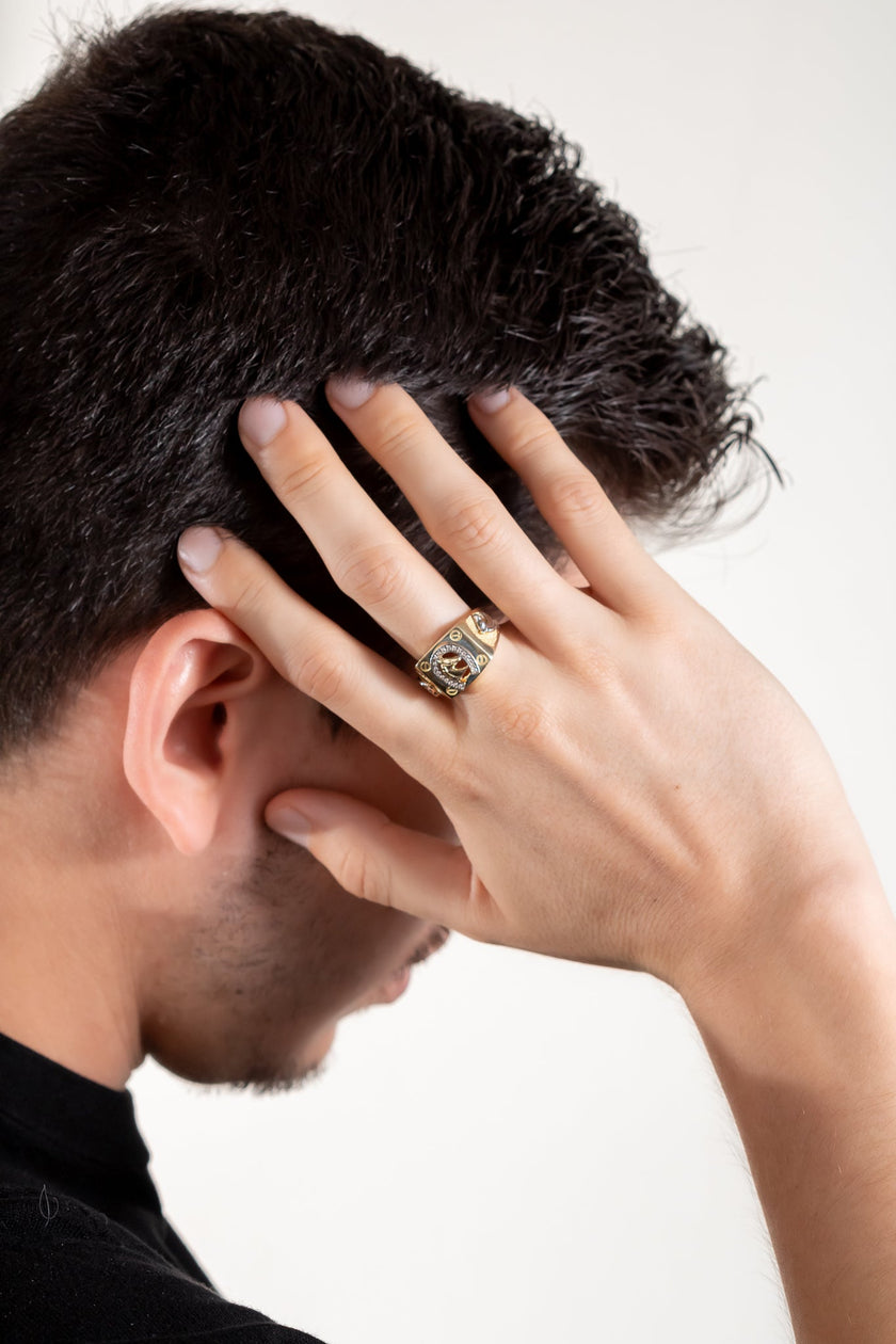 #HE129 - Anillo De Herradura Y Caballo De Oro 10k - H05/6.2