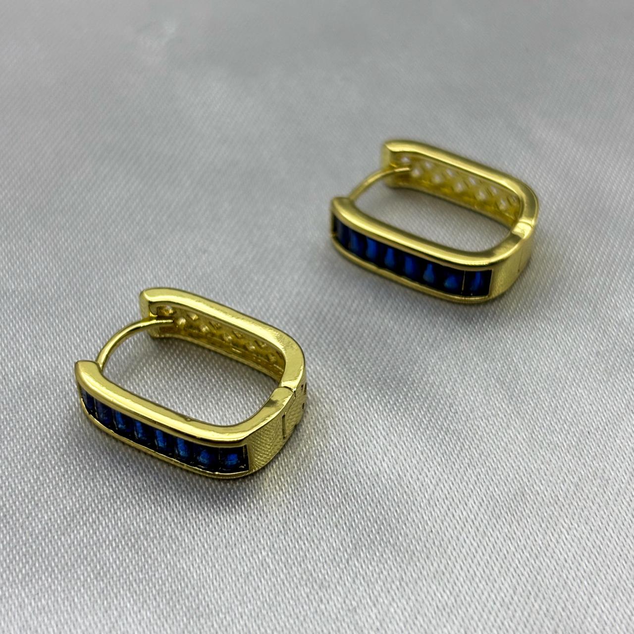 #HOL162 - Huggie Cuadrada Con Zirconia Oro Laminado 18K - LA035/