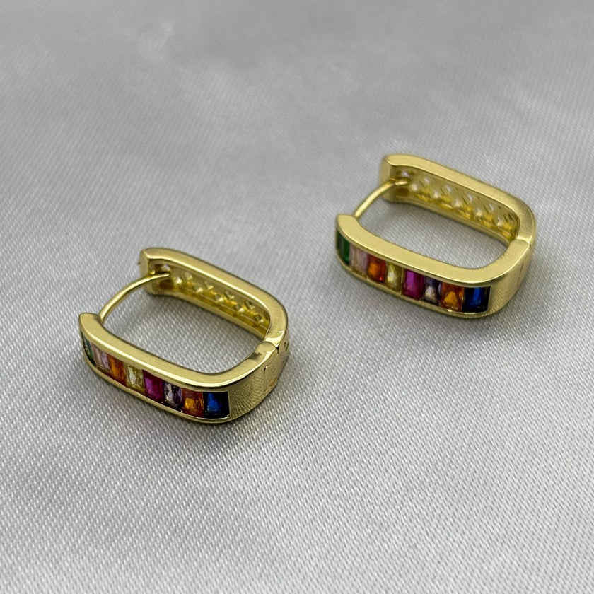 #HOL162 - Huggie Cuadrada Con Zirconia Oro Laminado 18K - LA035/