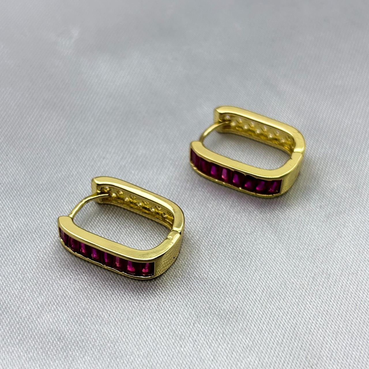 #HOL162 - Huggie Cuadrada Con Zirconia Oro Laminado 18K - LA035/