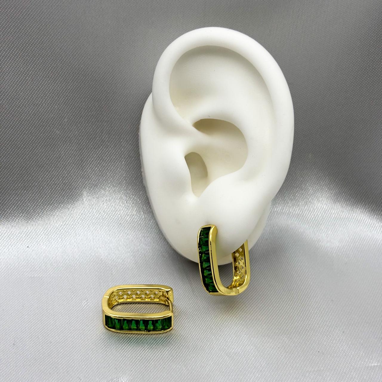 #HOL162 - Huggie Cuadrada Con Zirconia Oro Laminado 18K - LA035/