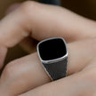 #AC137 - Anillo Caballero Cuadrado Plata - C08/6.5