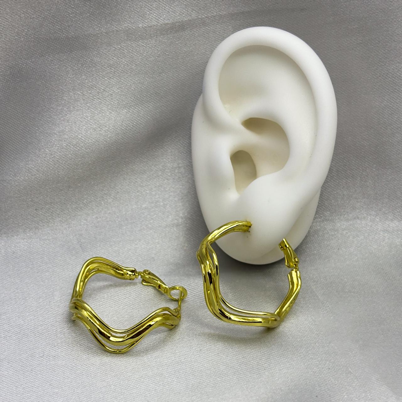 #ARRL144 - Arracada Ondulada De Oro Laminado de 18k - LB030/