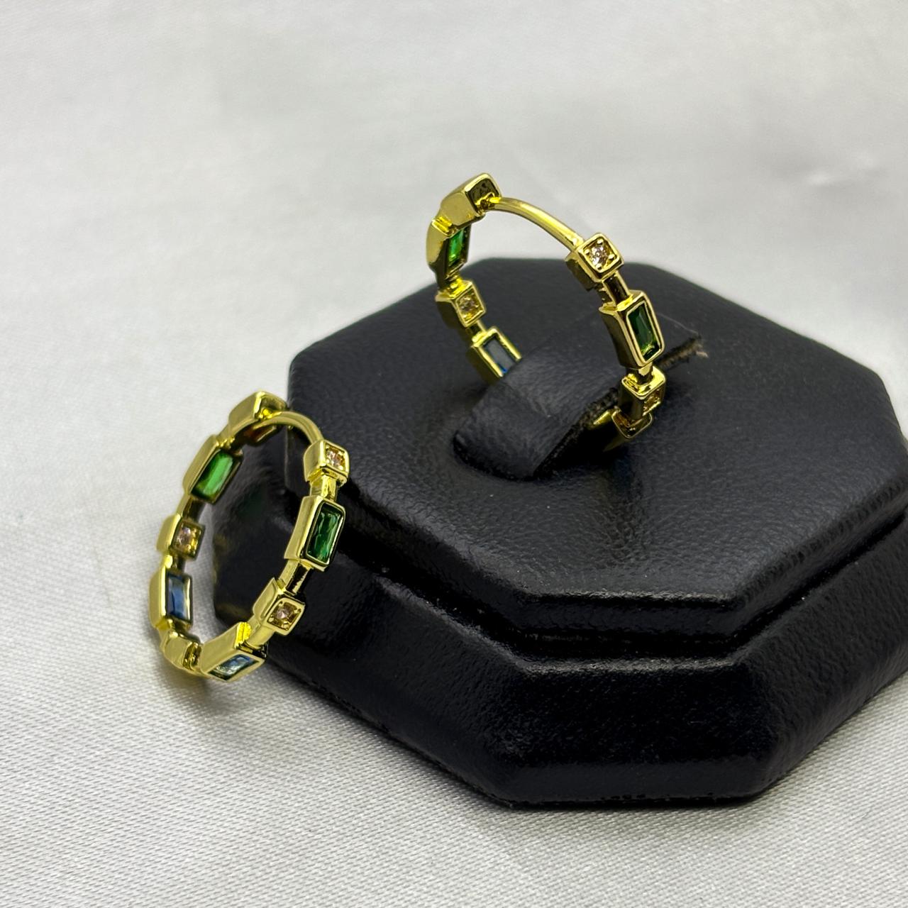 #ARRL145 -  Arracada Con Piedra Zirconia De Oro Laminado de 18k - LB030/